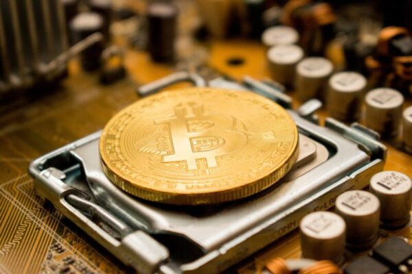 挖矿赚Bitcoin很难？初学者想挖的点进来，学习使用自己的主机显卡挖矿